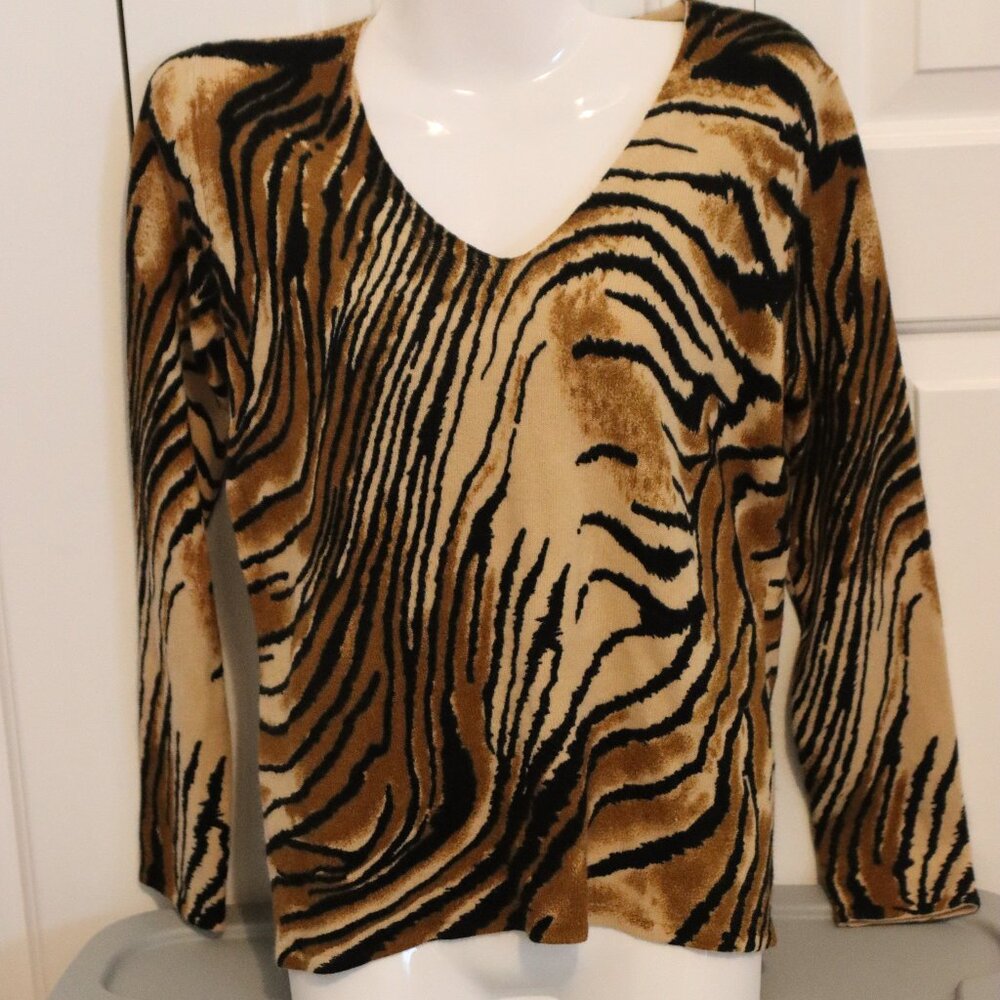 GoodClothes Animal Print Acrylic V-Neck long sleeve Sweater Small